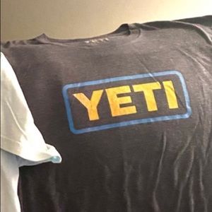Men’s YETI T SHIRT, short sleeve